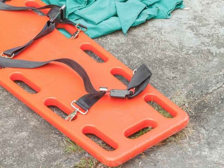 אלונקה מתקפלת